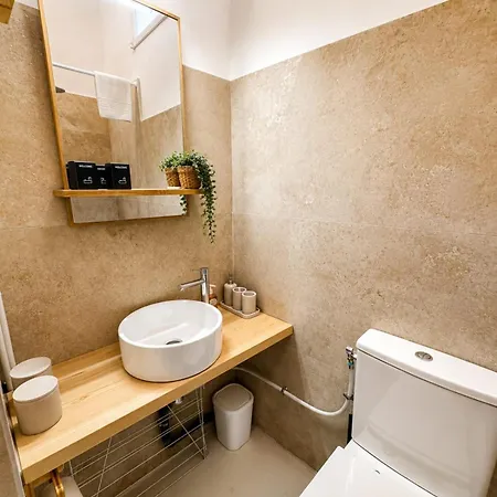 Charming 1-bedroom With Terrace In The Heart Of Perpiñán