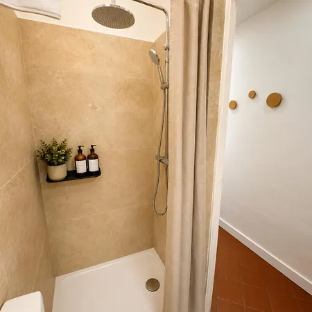 Apartamento Charming 1-bedroom With Terrace In The Heart Of *